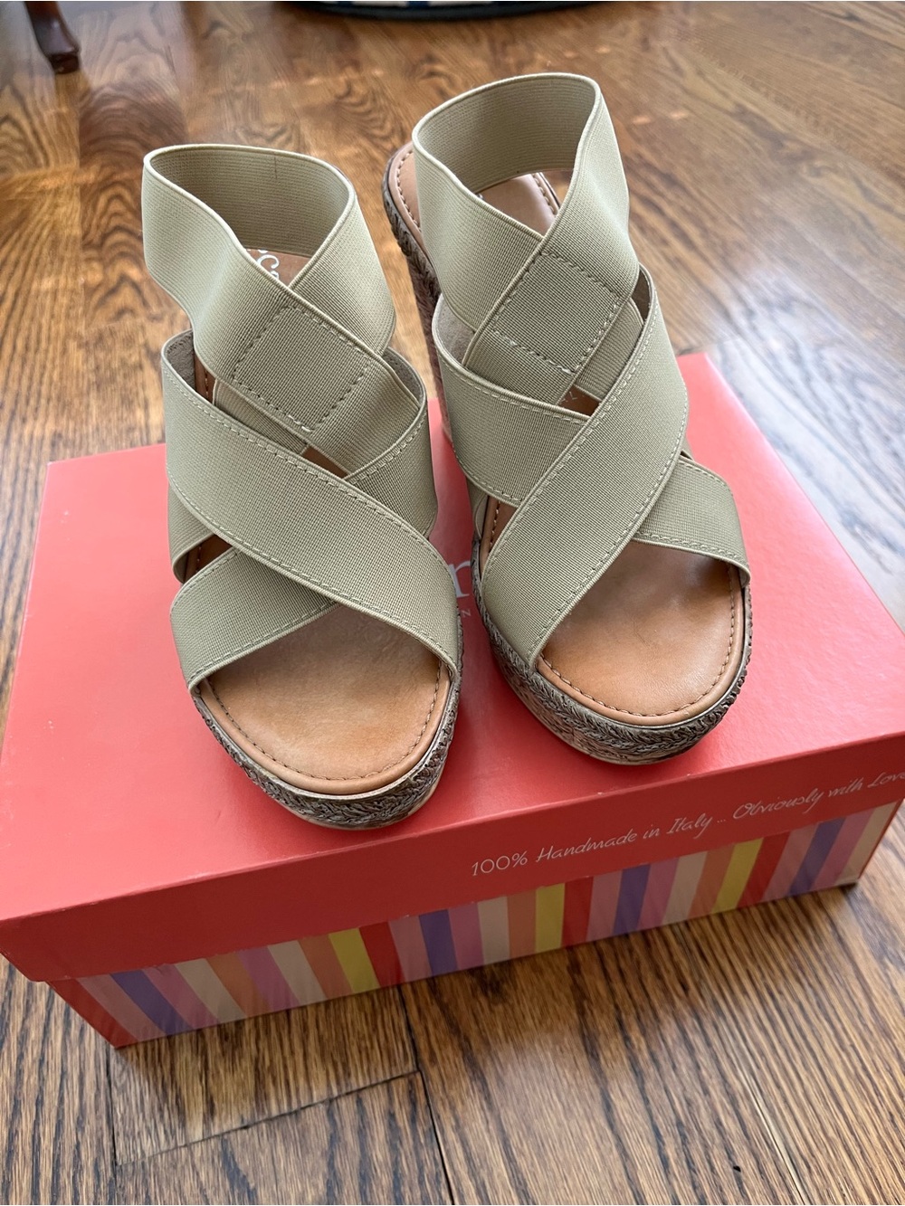 Wedge Sandals with Crisscross Elastic Straps - Olive